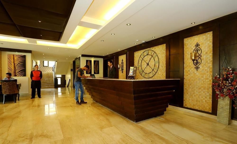 Hotel Pine Spring Wazir Bagh Srīnagar 외부 사진
