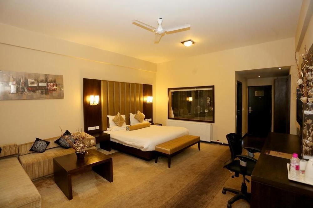 Hotel Pine Spring Wazir Bagh Srīnagar 외부 사진