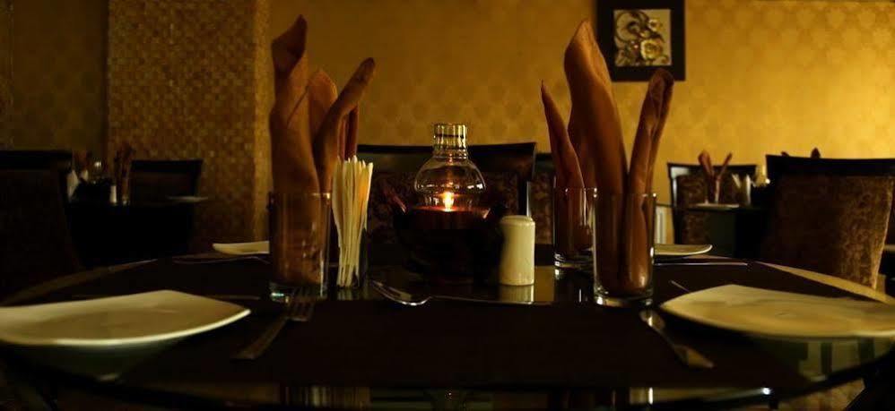 Hotel Pine Spring Wazir Bagh Srīnagar 외부 사진