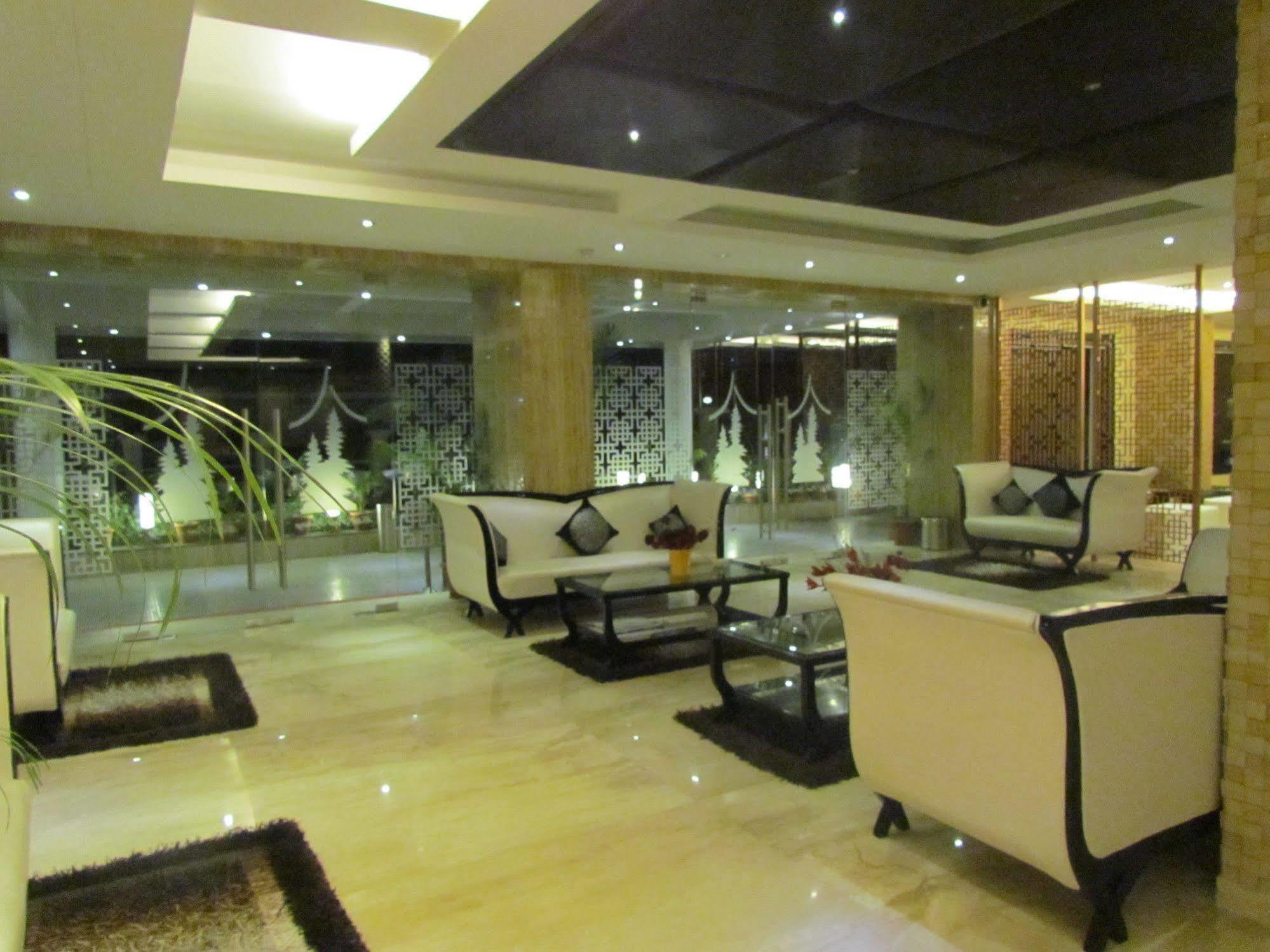 Hotel Pine Spring Wazir Bagh Srīnagar 외부 사진