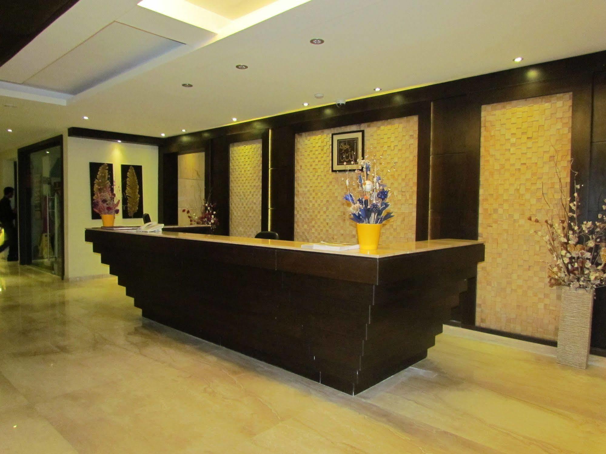 Hotel Pine Spring Wazir Bagh Srīnagar 외부 사진