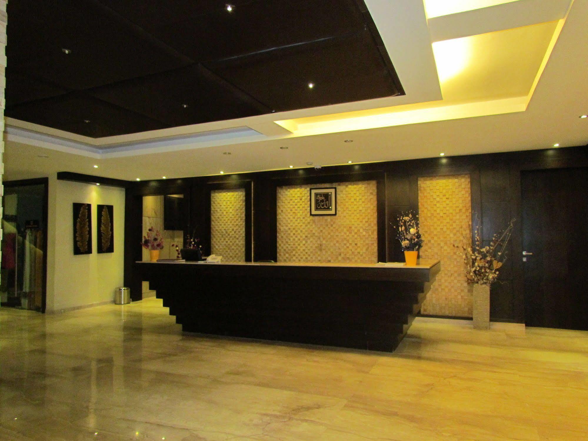 Hotel Pine Spring Wazir Bagh Srīnagar 외부 사진