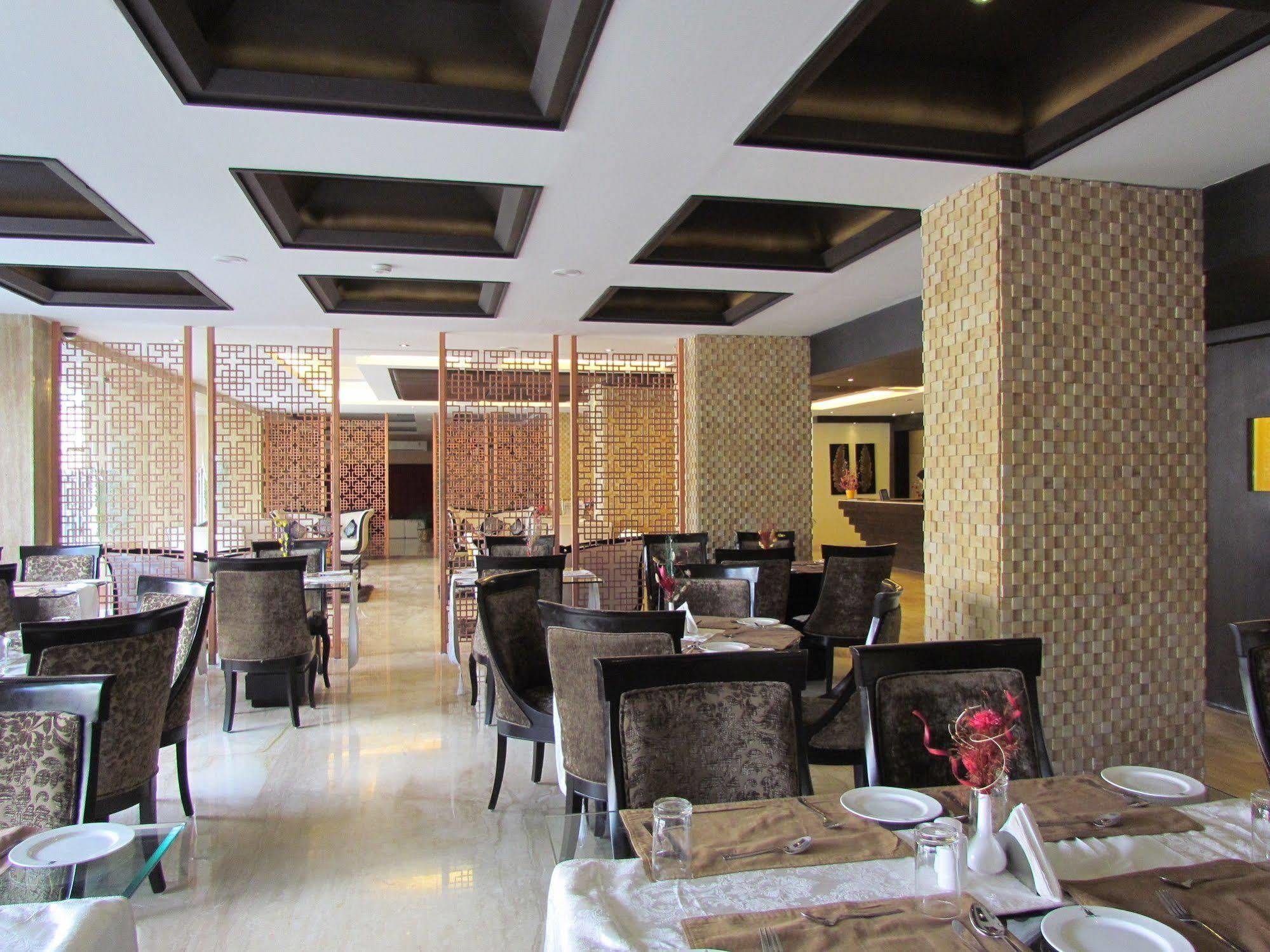 Hotel Pine Spring Wazir Bagh Srīnagar 외부 사진