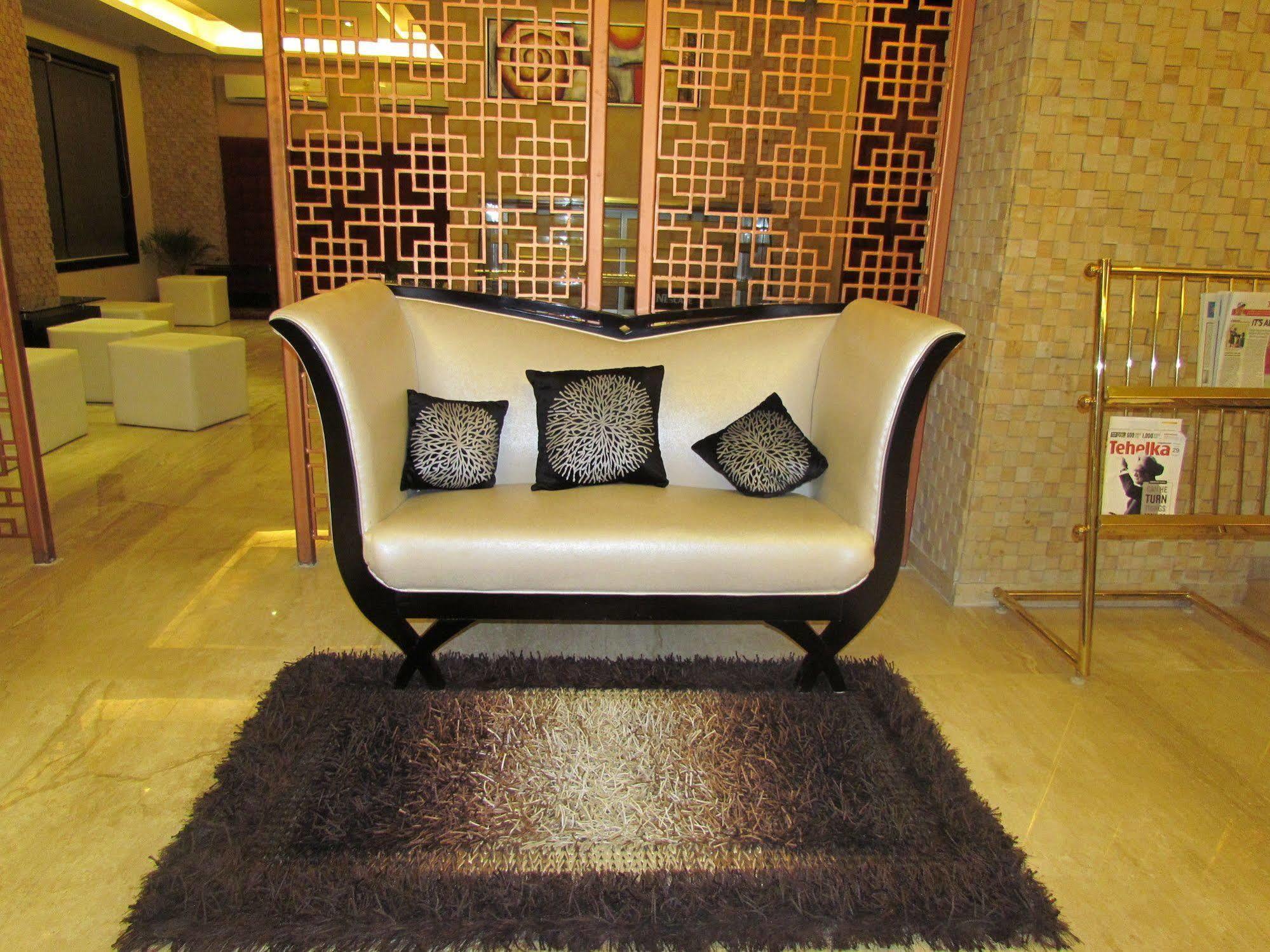 Hotel Pine Spring Wazir Bagh Srīnagar 외부 사진