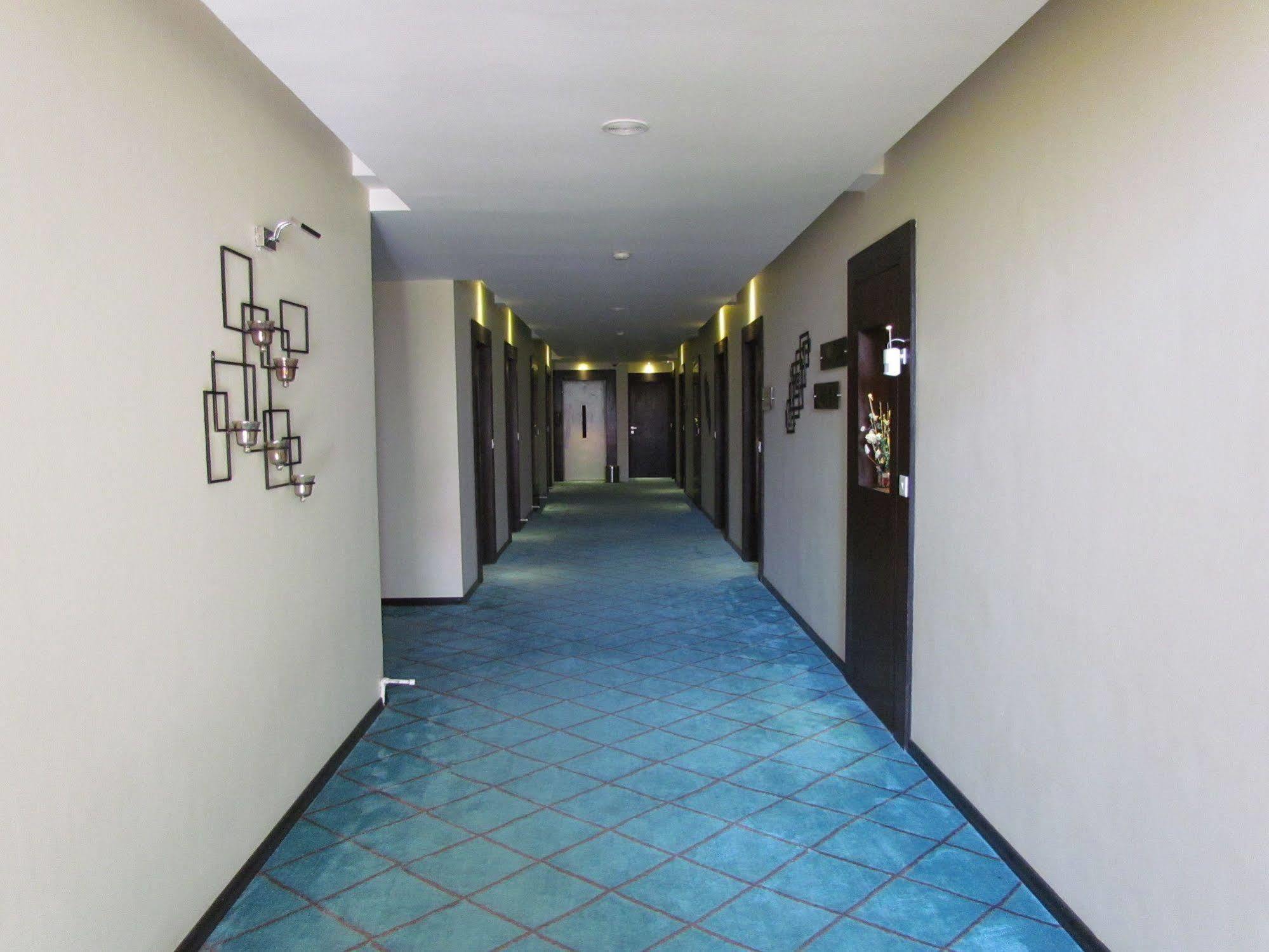 Hotel Pine Spring Wazir Bagh Srīnagar 외부 사진